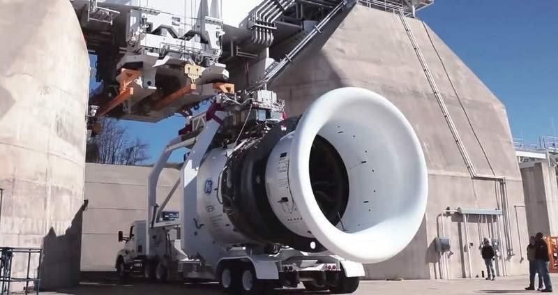 GE9X Jet Engine on test rig with 3d-printed parts